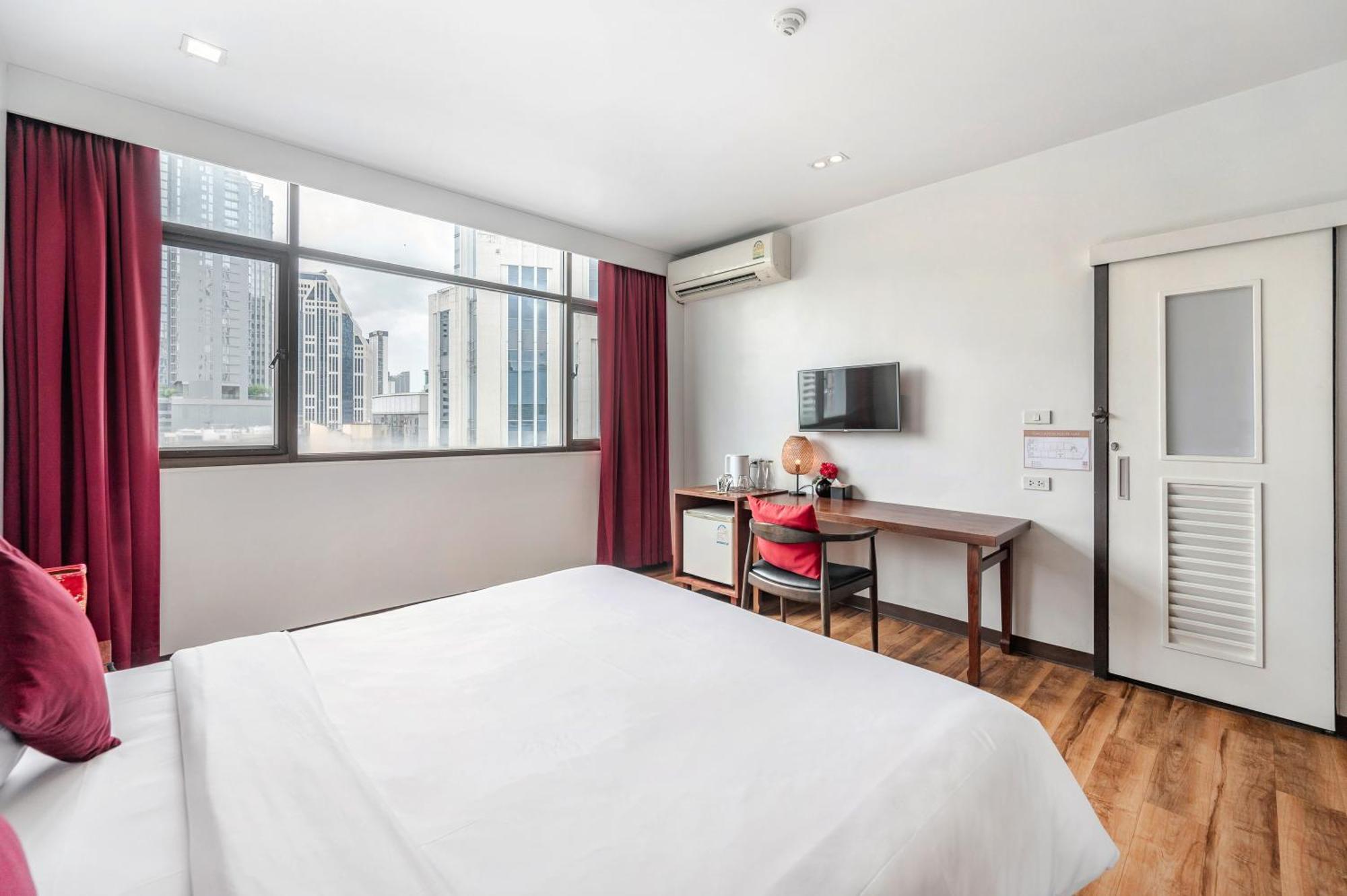 Ruamchitt Plaza Hotel Бангкок Екстер'єр фото